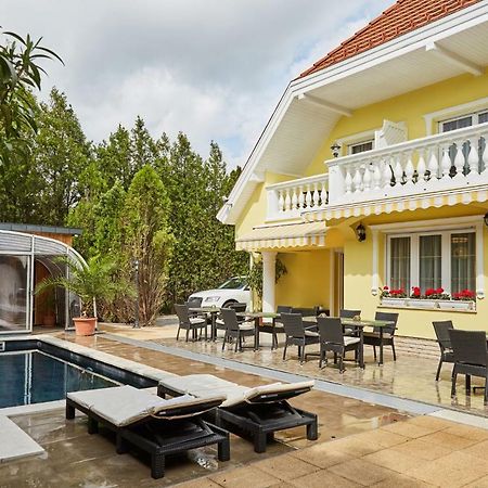 Gold House Pension Balatonfured Exterior photo