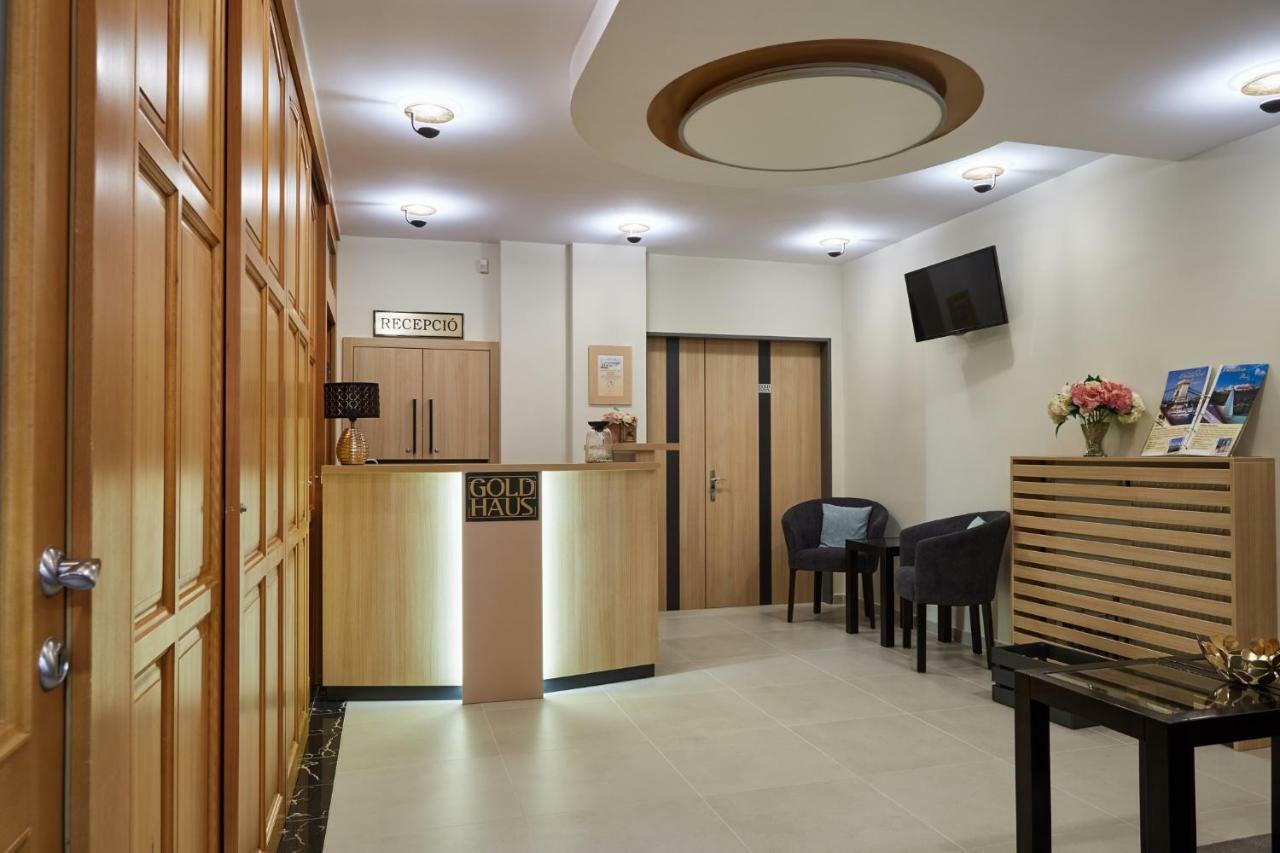 Gold House Pension Balatonfured Exterior photo