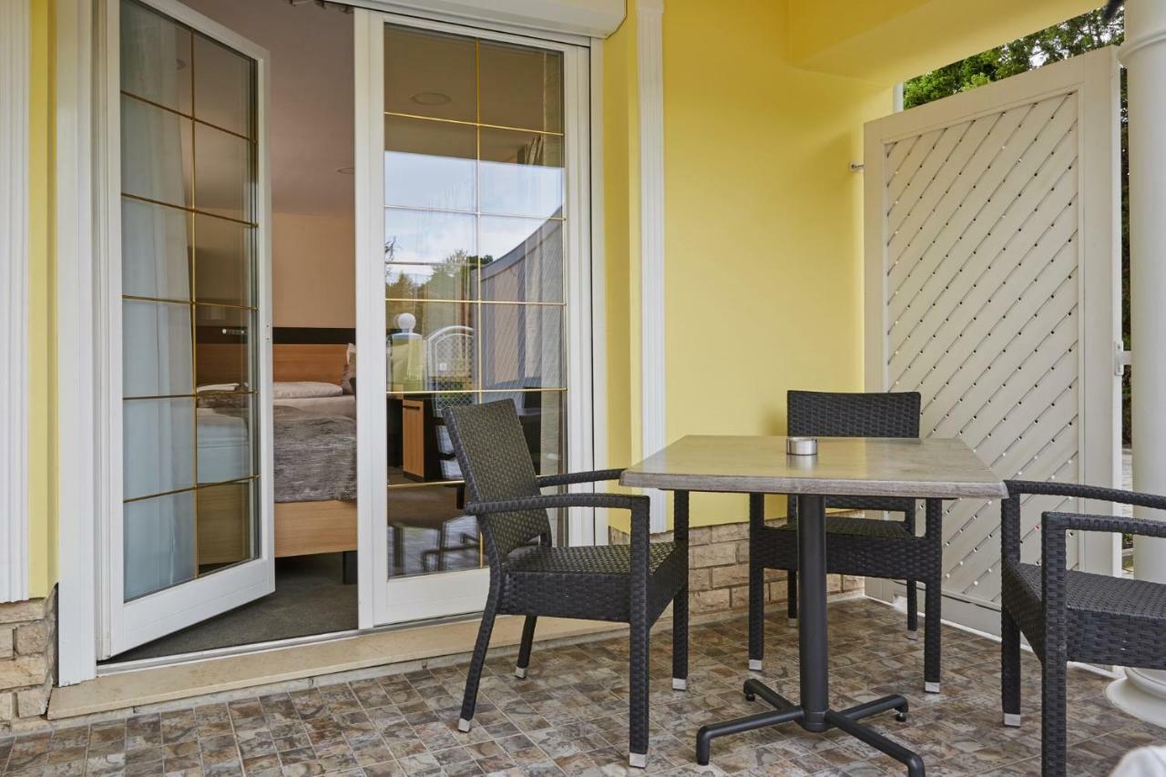 Gold House Pension Balatonfured Exterior photo